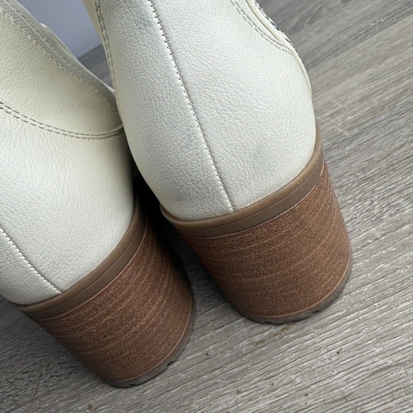 Baretraps COVINA Women's Sz 9.5M High Heel Embroidered Boots Tan and Cream - Picture 10 of 13